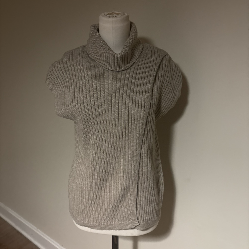Cozy Ribbed Turtleneck Sweater - Beige